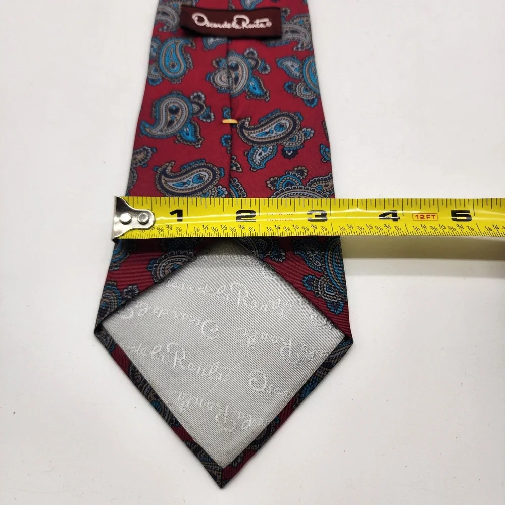 Oscar de la Renta Men's Necktie Burgundy Blue Paisley Print Dress Tie